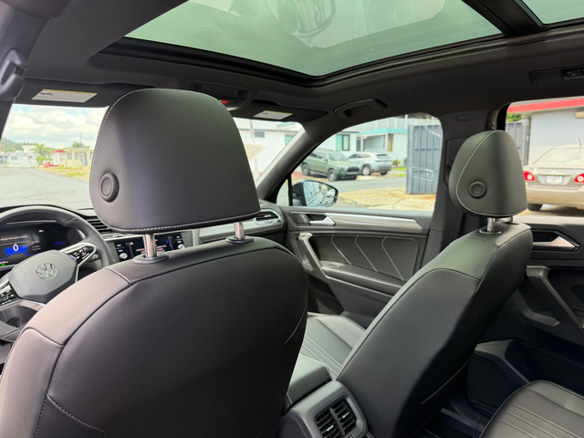 2024 Volkswagen Tiguan SE R-Line Black