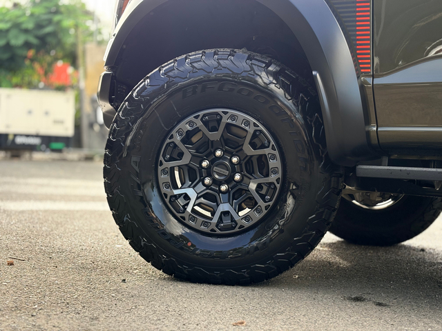 2025 Ford F-150 Raptor R