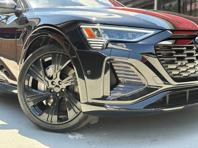 2024 Audi Q8 e-tron Sportback S line Prestige