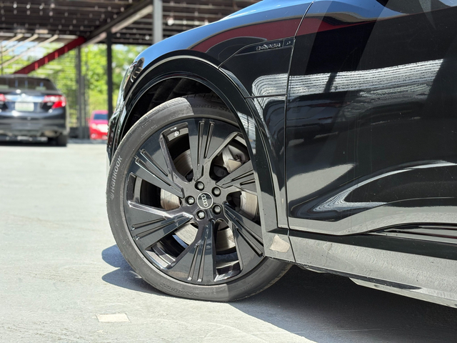 2024 Audi Q8 e-tron Sportback S line Prestige