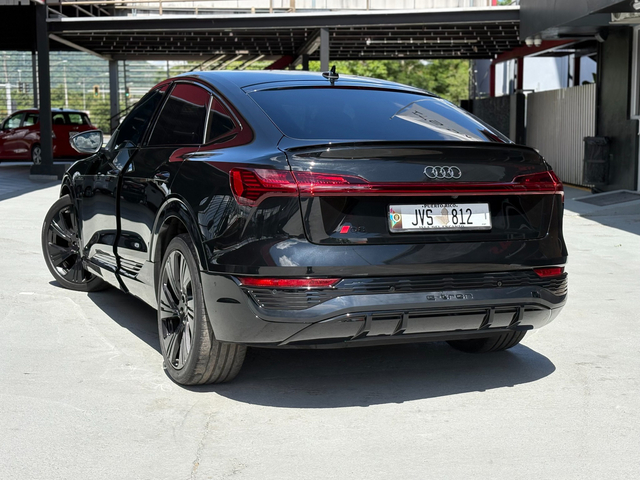 2024 Audi Q8 e-tron Sportback S line Prestige
