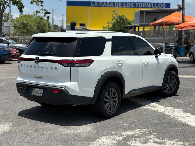 2023 Nissan Pathfinder S