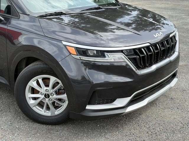 2022 Kia Carnival LX