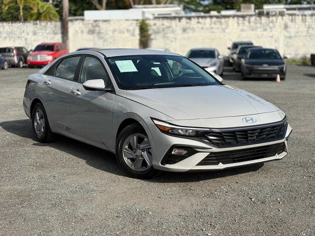 2025 Hyundai Elantra SE
