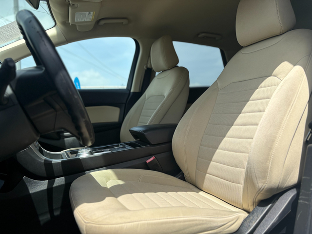 2022 Ford Edge SE