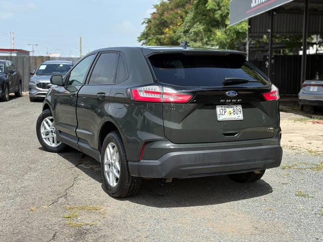 2022 Ford Edge SE