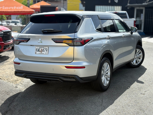 2026 Mitsubishi Outlander ES
