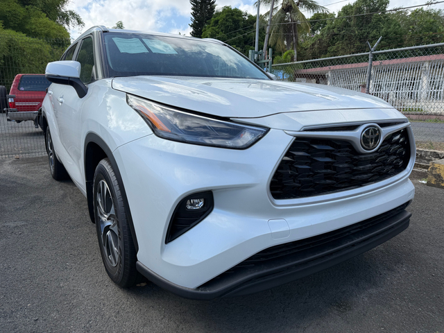 2026 Toyota Highlander 4WD XLE HYBRID