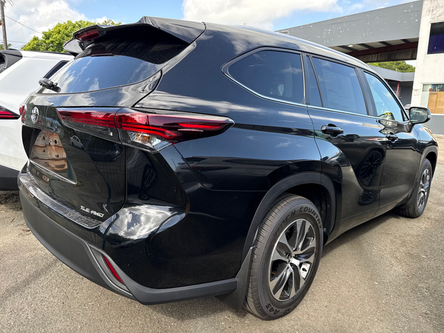 2026 Toyota Highlander XLE V4 8AT AWD