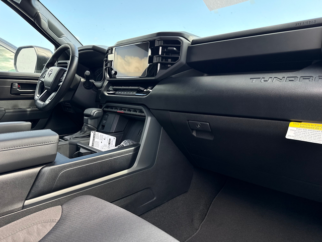 2026 Toyota Tundra 4WD 4WD CREWMAX SR