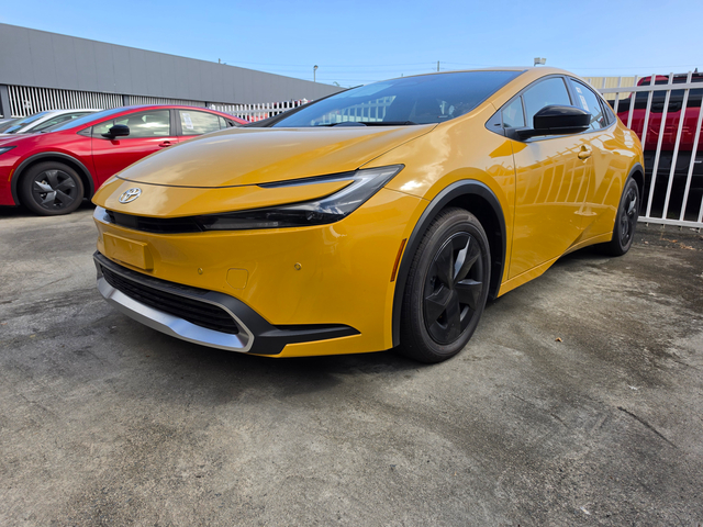2025 Toyota Prius Plug-In Hybrid SEDAN
