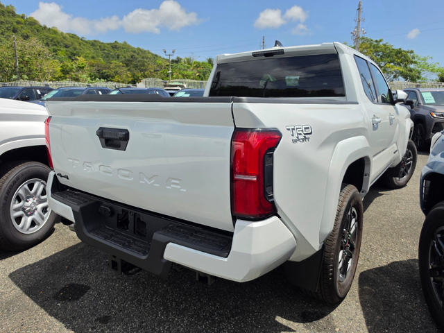 2026 Toyota Tacoma 2WD 4X2 D CAB SR5