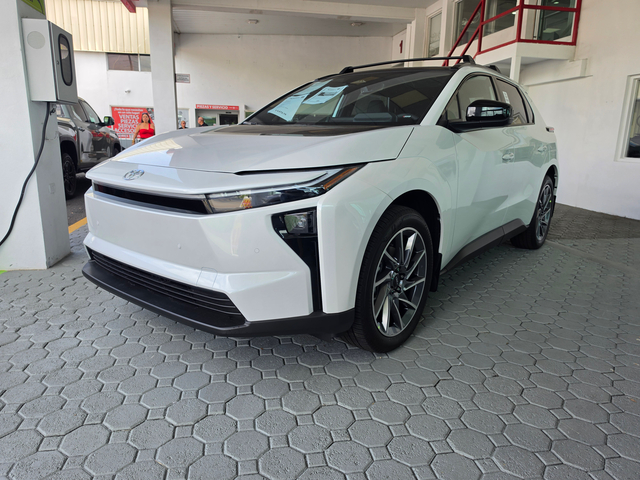 2026 Toyota bZ XLE PLUS