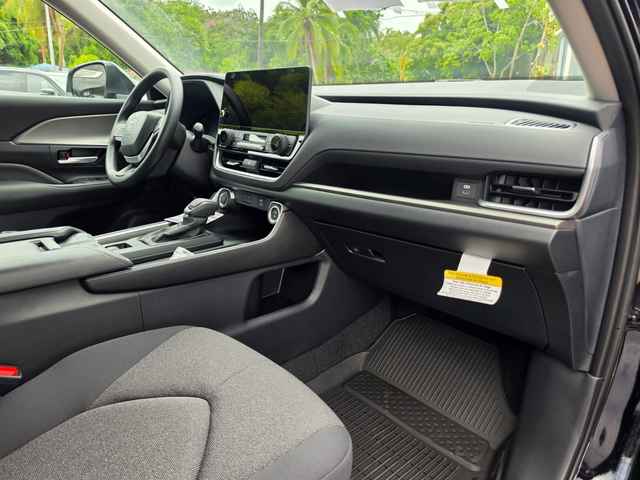 2026 Toyota Grand Highlander 2WD WAGON LE