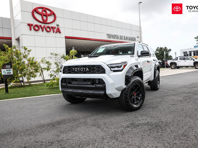 Toyota 4Runner TRD PRO (White)