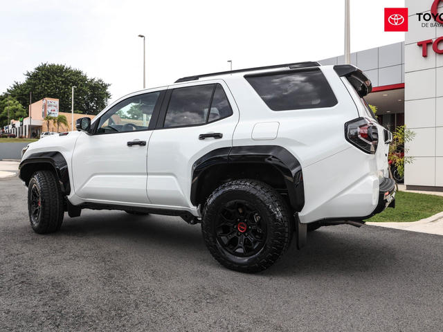Toyota 4Runner TRD PRO (White)
