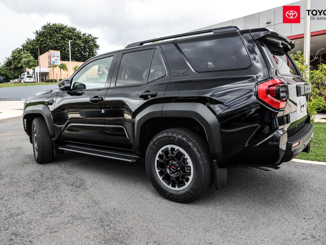 Toyota 4Runner TRD OffRoad (Black)