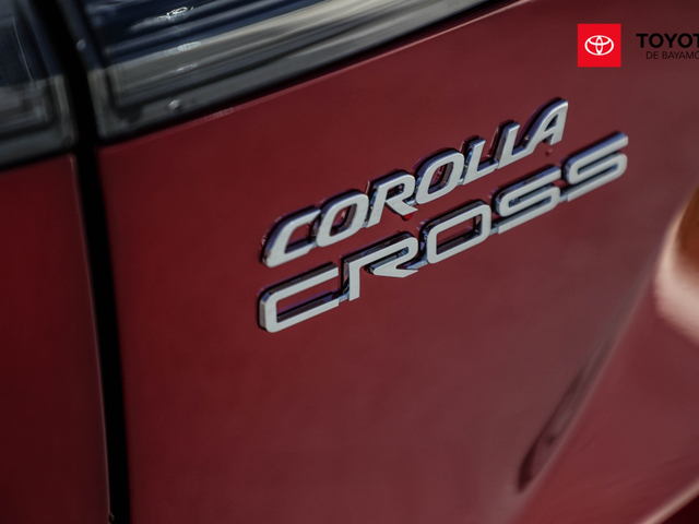 Toyota Corolla Cross LE (Soul Red)
