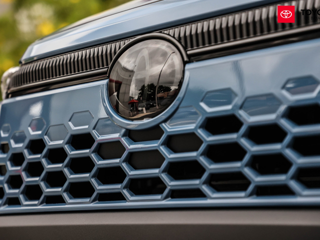 Toyota Corolla Cross SE Hybrid (Grayish Blue)