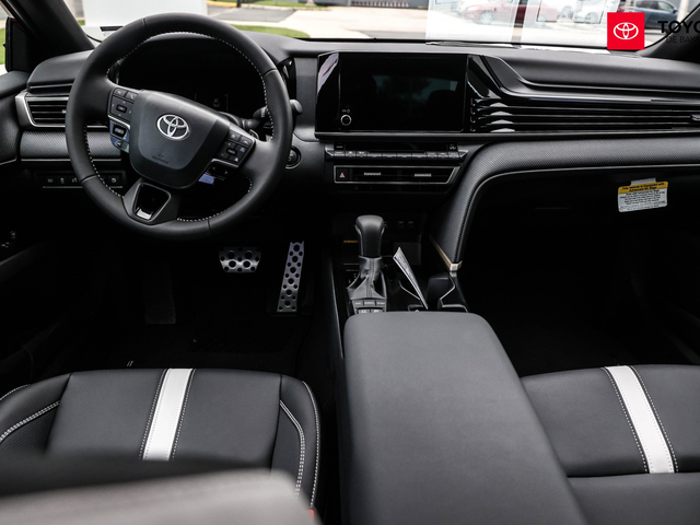 Toyota Camry SE Hybrid (Emotional Red)