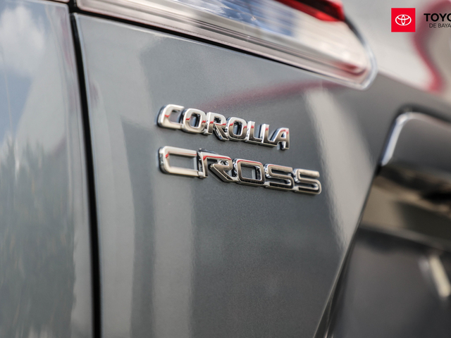 Toyota Corolla Cross LE (Celestite Gray)