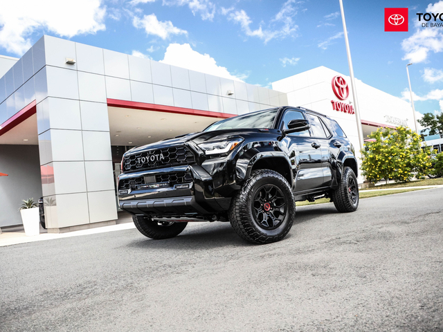 Toyota 4 Runner TRD PRO (Black)