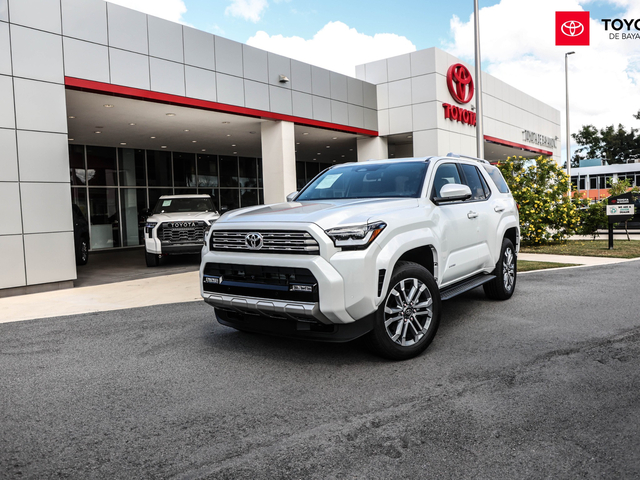 Toyota 4 Runner Limited ( Platinum White Pearl)
