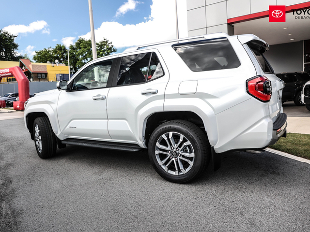 Toyota 4 Runner Limited ( Platinum White Pearl)