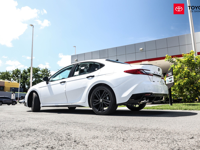 Toyota Camry SE Hybrid White