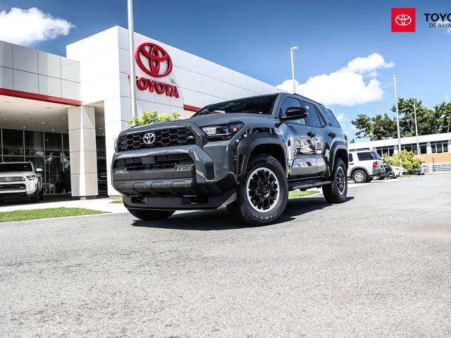 Toyota 4Runner TRD Off Road (Dark Gray)