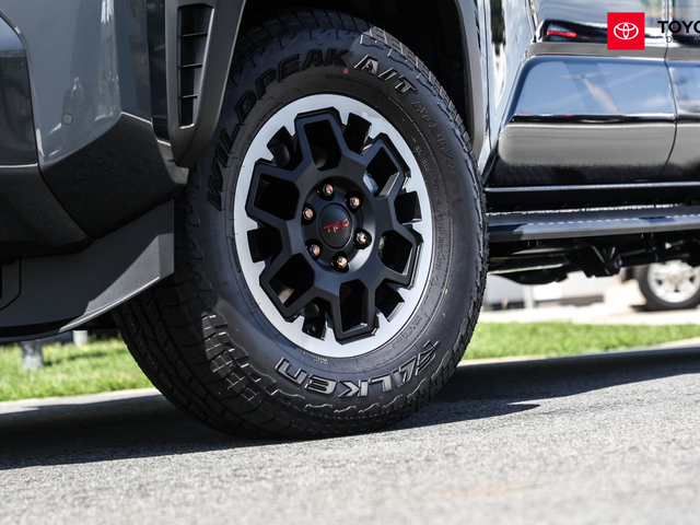 Toyota 4Runner TRD Off Road (Dark Gray)