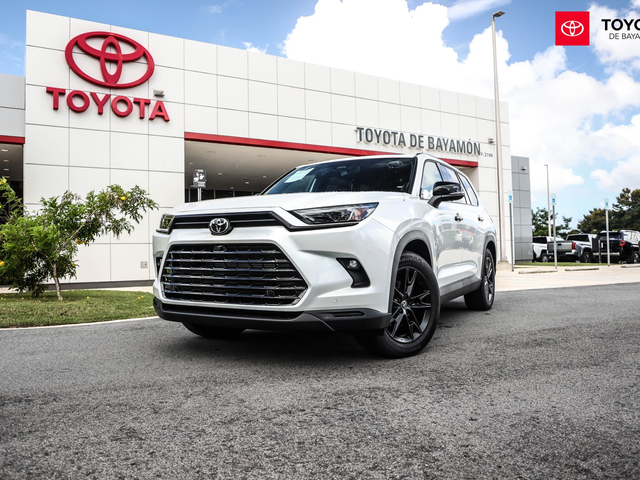 Toyota Grand Higlander Nightshade (White)