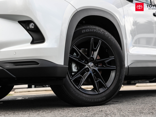 Toyota Grand Higlander Nightshade (White)