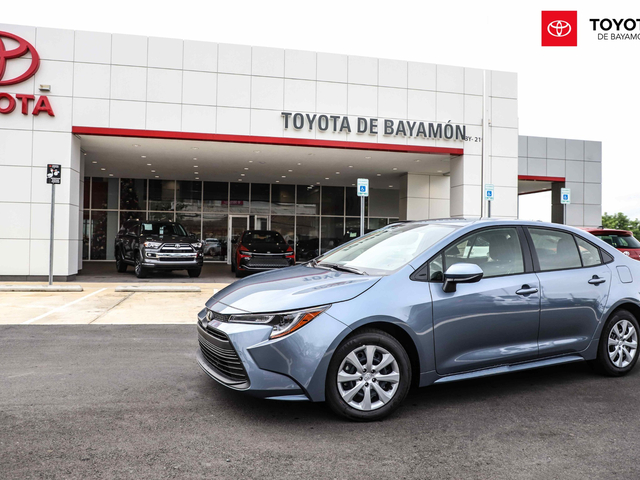 Toyota Corolla LE (Celestite Gray)
