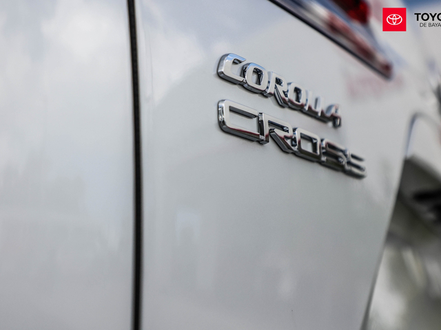 Toyota Corolla Cross XLE (White)