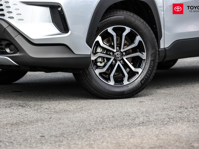 Toyota Corolla Cross S Hybrid (Sonic Silver)