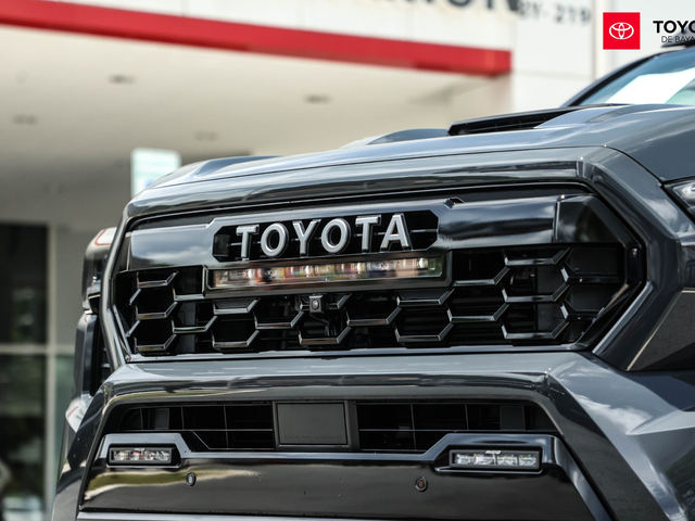Toyota Tacoma TRD PRO (Dark Gray)