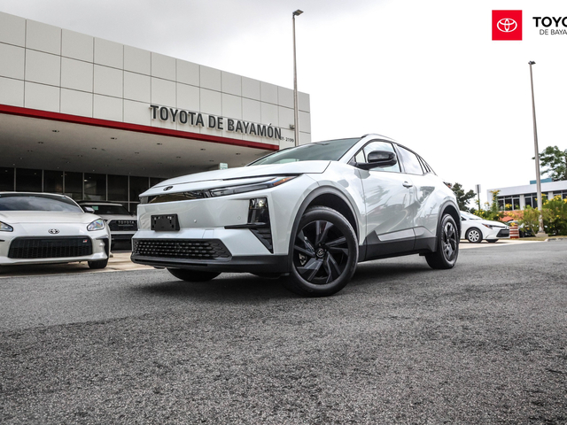 Toyota CH-R SE (White)