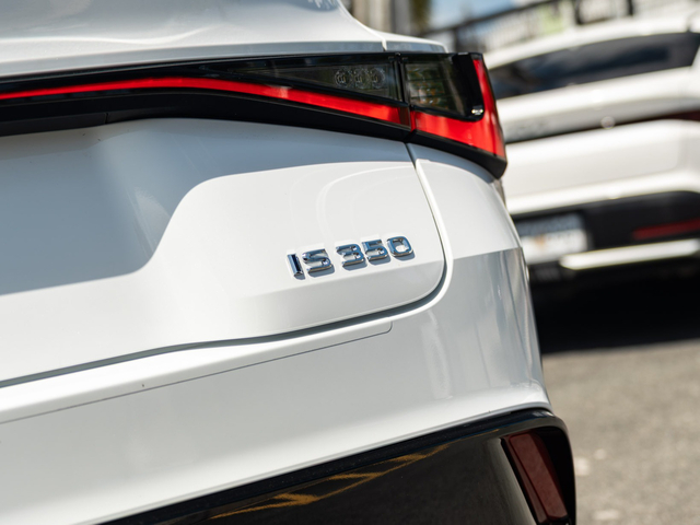 Lexus IS F SPORT Design 2025