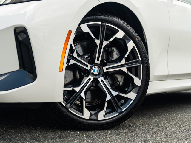 BMW 330i 330i 2025
