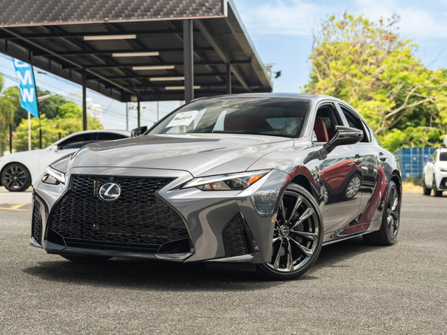 Lexus IS F SPORT 2025