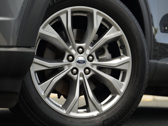 Ford Explorer XLT 2023