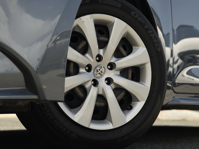 Toyota Corolla LE 2024