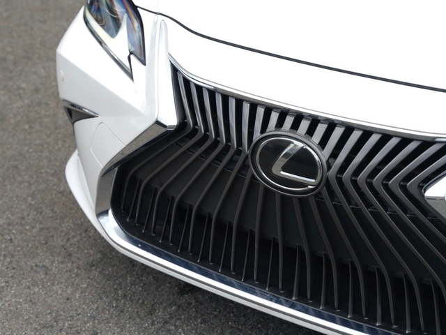 Lexus ES Base 2021