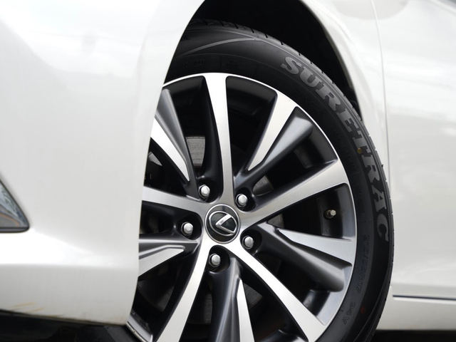 Lexus ES Base 2021