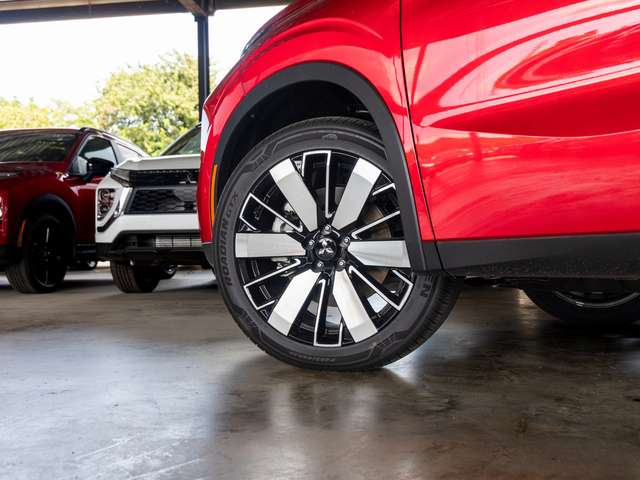 2025 Mitsubishi Outlander ES
