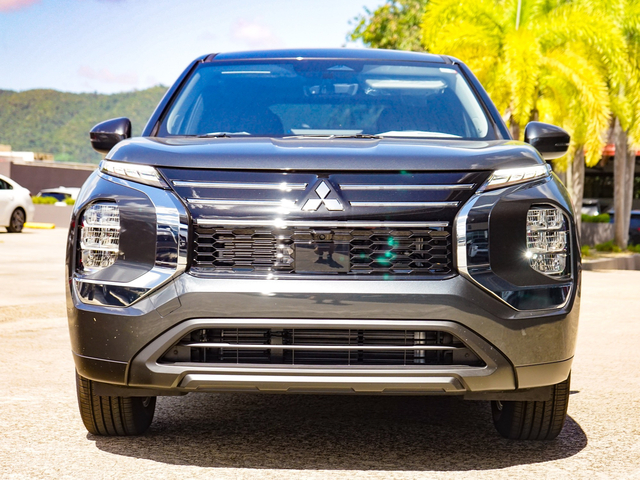 2026 Mitsubishi Outlander ES