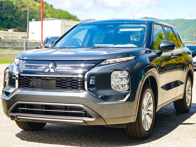 2026 Mitsubishi Outlander ES