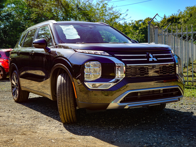 2026 Mitsubishi Outlander SE