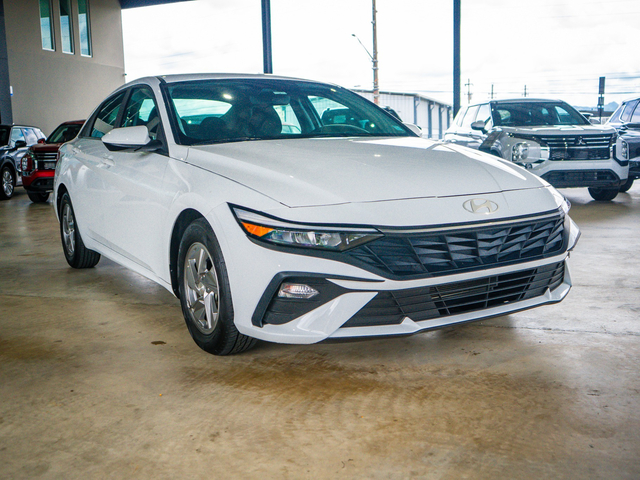2024 Hyundai Elantra SE